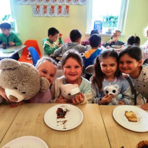 Dzień Pluszowego Misia w bibliotece we Wrocance