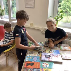 klasy drugie w bibliotece
