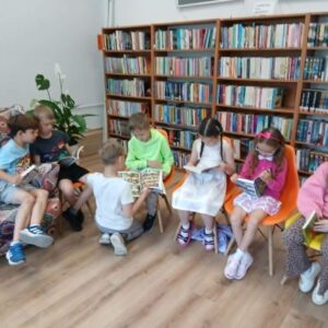 klasy drugie w bibliotece