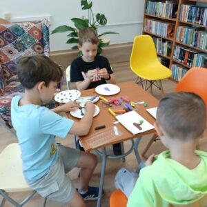 klasy drugie w bibliotece