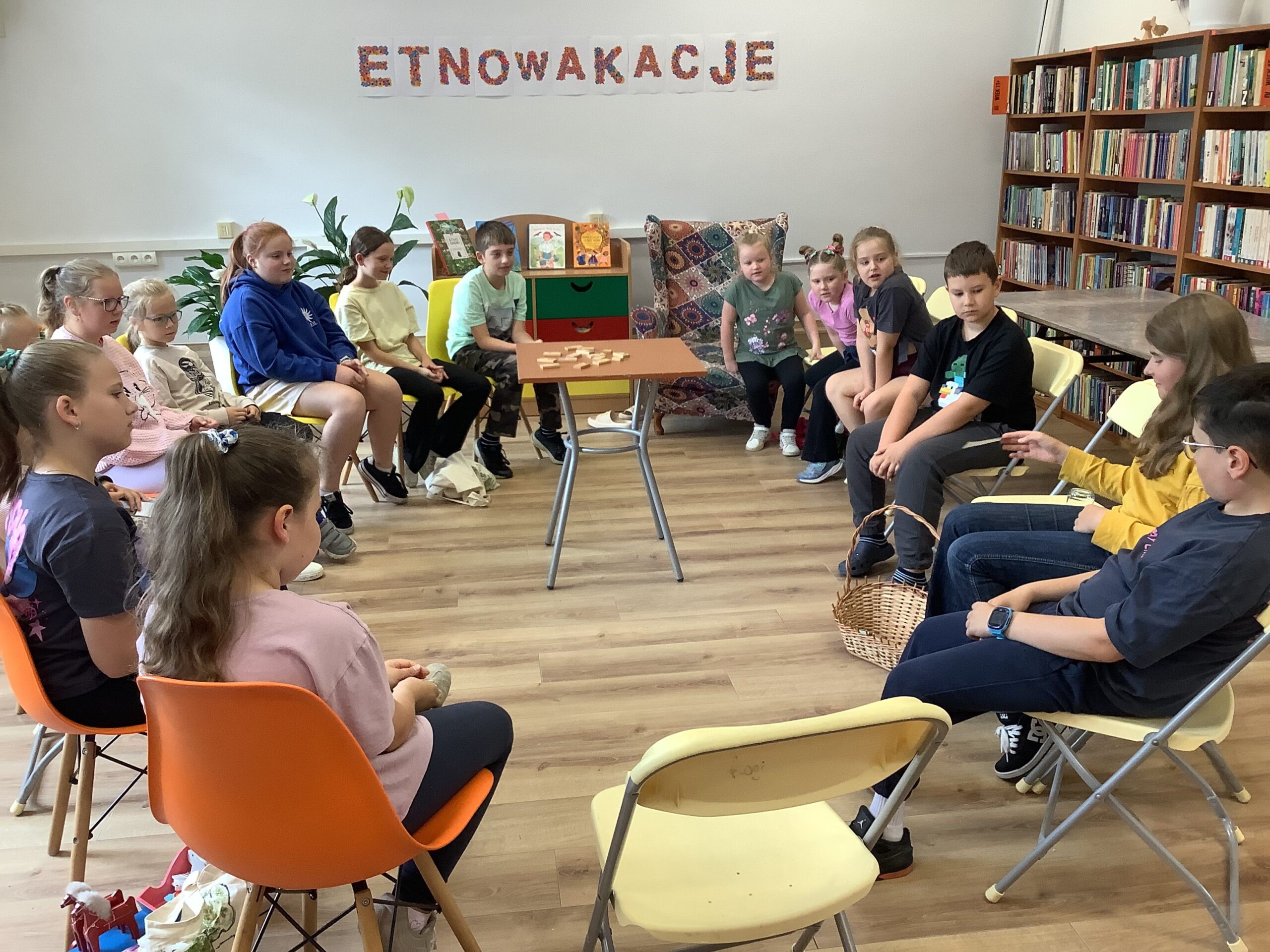 Zajęcia wakacyjne w rogowskiej bibliotece