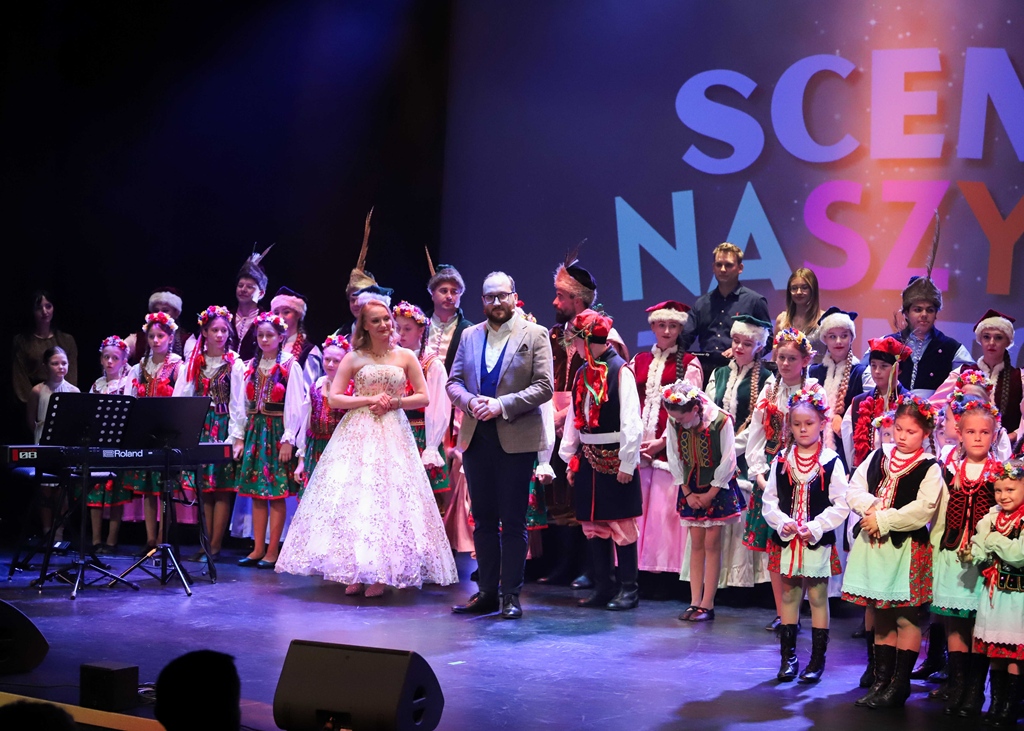 SCENA NASZYCH TALENTÓW – JEDEN WIECZÓR, PONAD 60 ARTYSTÓW, NIEZAPOMNIANE EMOCJE